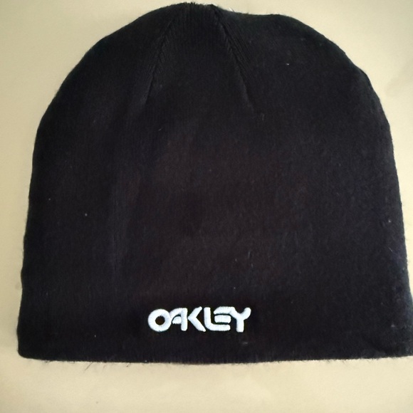 Oakley Reversible Camouflage/Black Beanie Unisex O/S - Picture 3 of 4